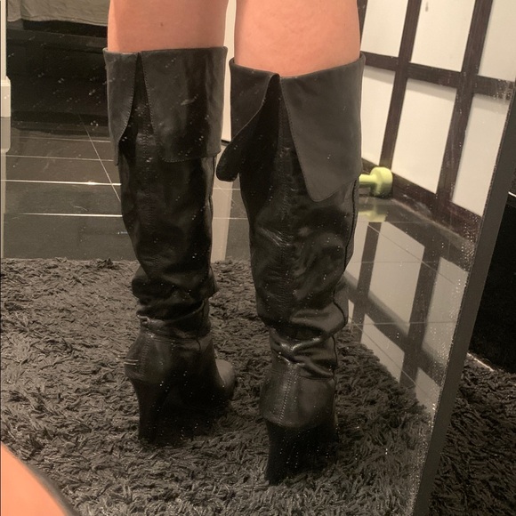 Black Knee-High Leather Boots - Picture 6 of 15